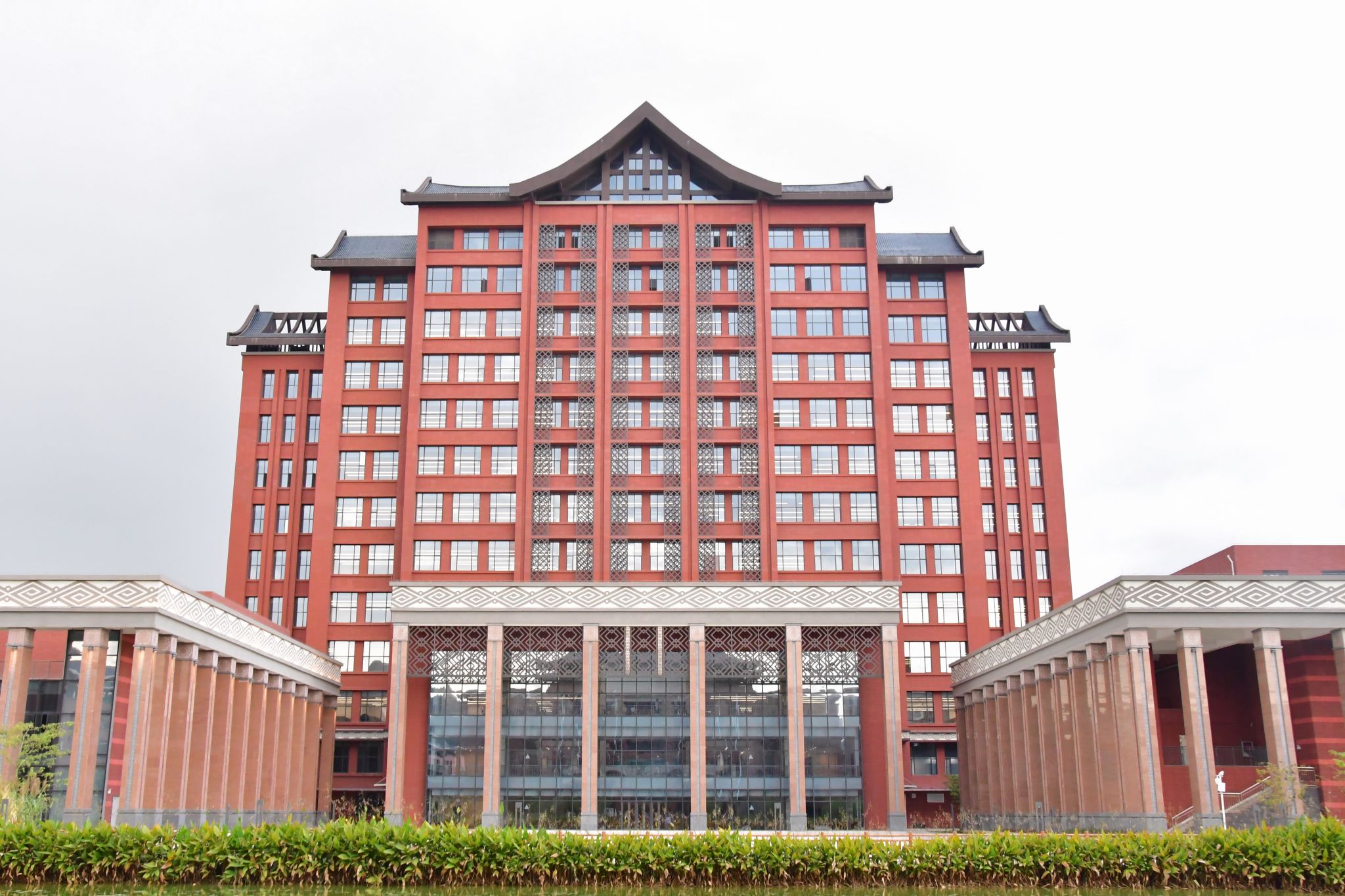 广西民族大学武鸣校区图书馆正式开馆